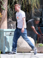 EXKLUSIV - Charlie Hunnam in LA auf Shoppingtour