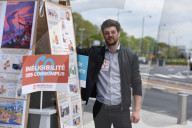 NEWS - Frankreich Wahlen: Jean-Luc Mélenchon auf einem Kahn 