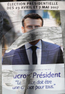 NEWS - Wahlen Frankreich: Plakate in Paris