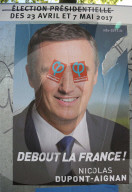 NEWS - Wahlen Frankreich: Plakate in Paris