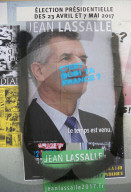 NEWS - Wahlen Frankreich: Plakate in Paris