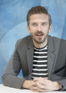 PORTRAIT - Dan Stevens