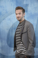 PORTRAIT - Dan Stevens