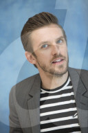 PORTRAIT - Dan Stevens