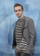 PORTRAIT - Dan Stevens