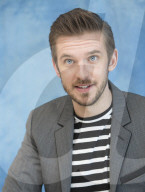 PORTRAIT - Dan Stevens
