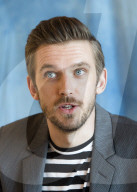 PORTRAIT - Dan Stevens