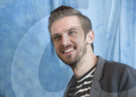 PORTRAIT - Dan Stevens