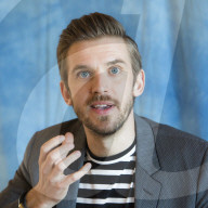 PORTRAIT - Dan Stevens