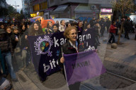 NEWS - Türkei: Demonstrationen gegen das Referendum im ganzen Land