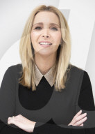 PORTRAIT - Lisa Kudrow