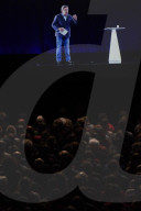 NEWS - Frankreich Wahlen: Jean-Luc Melenchon tritt als Hologram auf