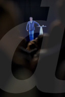 NEWS - Frankreich Wahlen: Jean-Luc Melenchon tritt als Hologram auf