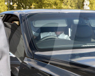 PEOPLE - Victoria Beckham bekommt von Prinz William eine Medallie verliehen