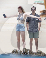 EXKLUSIV - Joe Jonas und Sophie Turner turteln in Cabo San Lucas