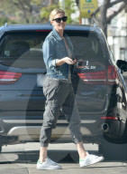 PEOPLE - Charlize Theron mit Klein August in Hollywood unterwegs