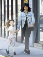 PEOPLE - Jenna Dewan mit Klein Everly in Studio City unterwegs