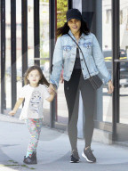 PEOPLE - Jenna Dewan mit Klein Everly in Studio City unterwegs