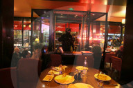 NEWS -  Paris: Schüsse auf Polizisten auf der Champs-Elysées 