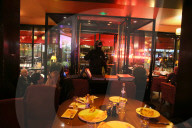 NEWS -  Paris: Schüsse auf Polizisten auf der Champs-Elysées 