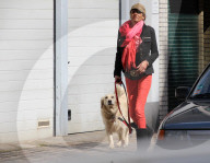 EXKLUSIV - Nadja abd el Farrag geht Gassi mit Hund Lilly