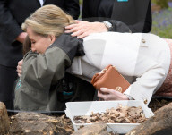 PEOPLE - Sophie Wessex besucht eine Waldschule in Surrey