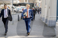 PEOPLE - König Willem Alexander zu Fuss auf dem Weg zur Arbeit