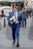 PEOPLE - König Willem Alexander zu Fuss auf dem Weg zur Arbeit