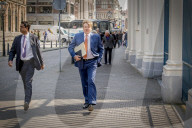 PEOPLE - König Willem Alexander zu Fuss auf dem Weg zur Arbeit