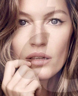 PEOPLE - Gisele Bundchen posiert für Arezzo