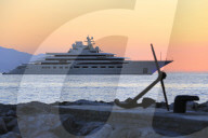 FEATURE - Die grösste Yacht der Welt an der Cote d'Azur