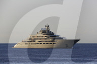 FEATURE - Die grösste Yacht der Welt an der Cote d'Azur