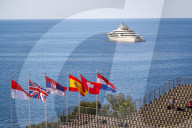 FEATURE - Die grösste Yacht der Welt an der Cote d'Azur