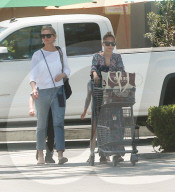 PEOPLE - Cameron Diaz und Nicole Richie schieben die Einkäufe zum Auto