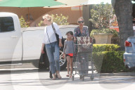 PEOPLE - Cameron Diaz und Nicole Richie schieben die Einkäufe zum Auto