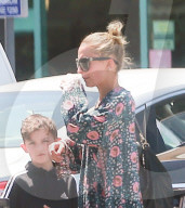 PEOPLE - Cameron Diaz und Nicole Richie schieben die Einkäufe zum Auto