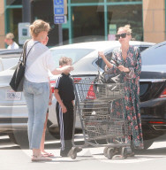 PEOPLE - Cameron Diaz und Nicole Richie schieben die Einkäufe zum Auto