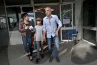 NEWS - Wahlen in Frankreich: Philippe Poutou bei der Stimmabgabe in Bordeaux