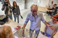 NEWS - Wahlen in Frankreich: Philippe Poutou bei der Stimmabgabe in Bordeaux