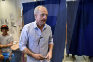 NEWS - Wahlen in Frankreich: Philippe Poutou bei der Stimmabgabe in Bordeaux
