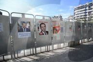 NEWS - Wahlen in Frankreich: Sarkozy und Bruni bei der Stimmabgabe in Paris