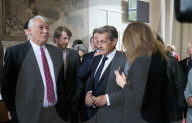 NEWS - Wahlen in Frankreich: Sarkozy und Bruni bei der Stimmabgabe in Paris
