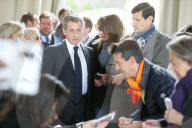 NEWS - Wahlen in Frankreich: Sarkozy und Bruni bei der Stimmabgabe in Paris