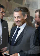 NEWS - Wahlen in Frankreich: Sarkozy und Bruni bei der Stimmabgabe in Paris