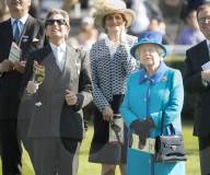 PEOPLE - Queen Elizabeth besucht Pferderennen in Newbury