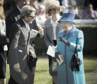 PEOPLE - Queen Elizabeth besucht Pferderennen in Newbury