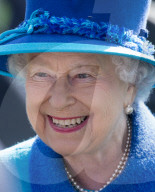 PEOPLE - Queen Elizabeth besucht Pferderennen in Newbury