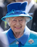 PEOPLE - Queen Elizabeth besucht Pferderennen in Newbury