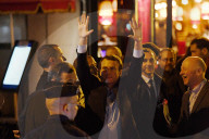 NEWS - Wahlen in Frankreich: Emmanuel Macron lässt sich im La Rotonde feiern