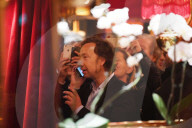 NEWS - Wahlen in Frankreich: Emmanuel Macron lässt sich im La Rotonde feiern